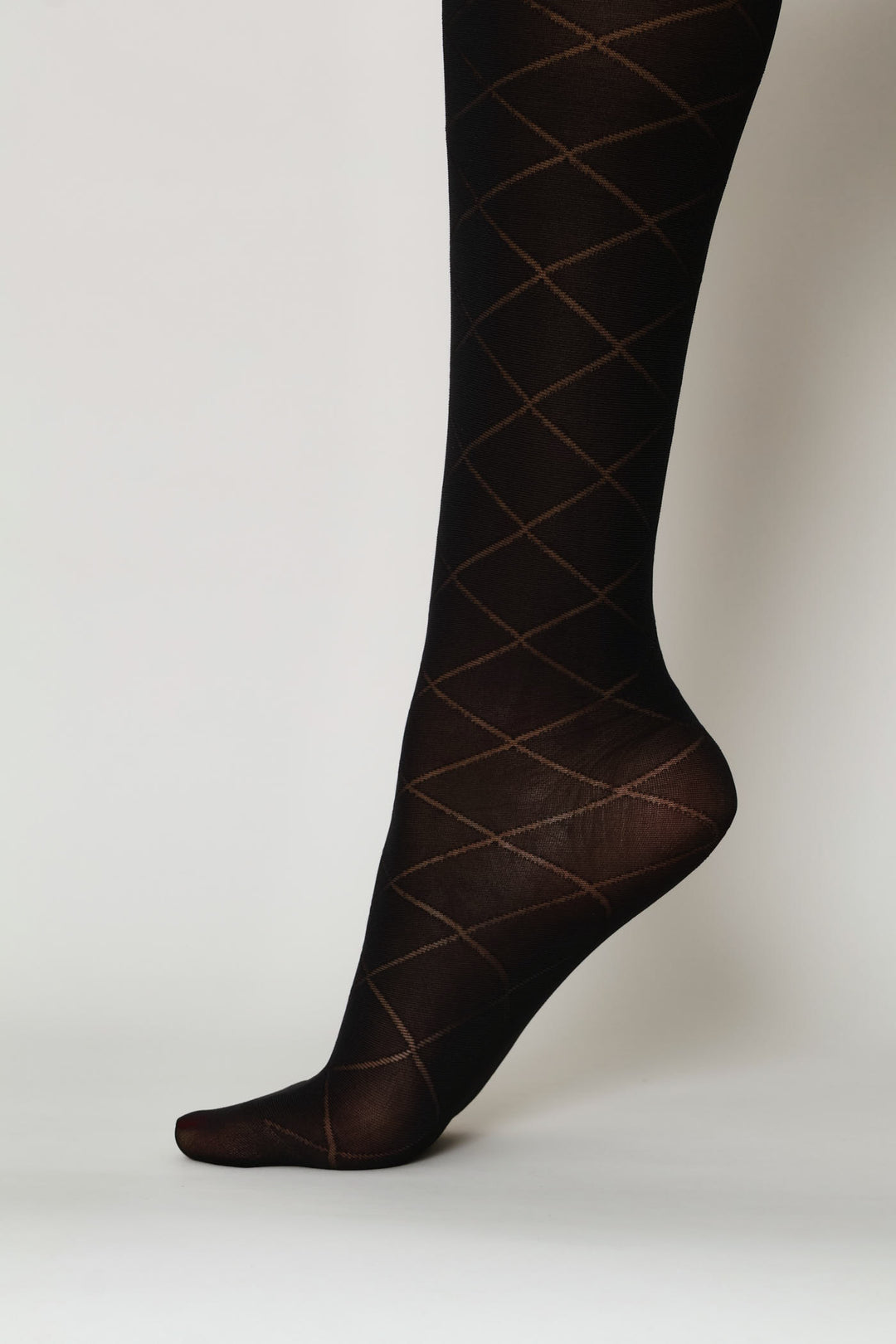 Opaque Diamond Pattern Fashion Stocking - Black