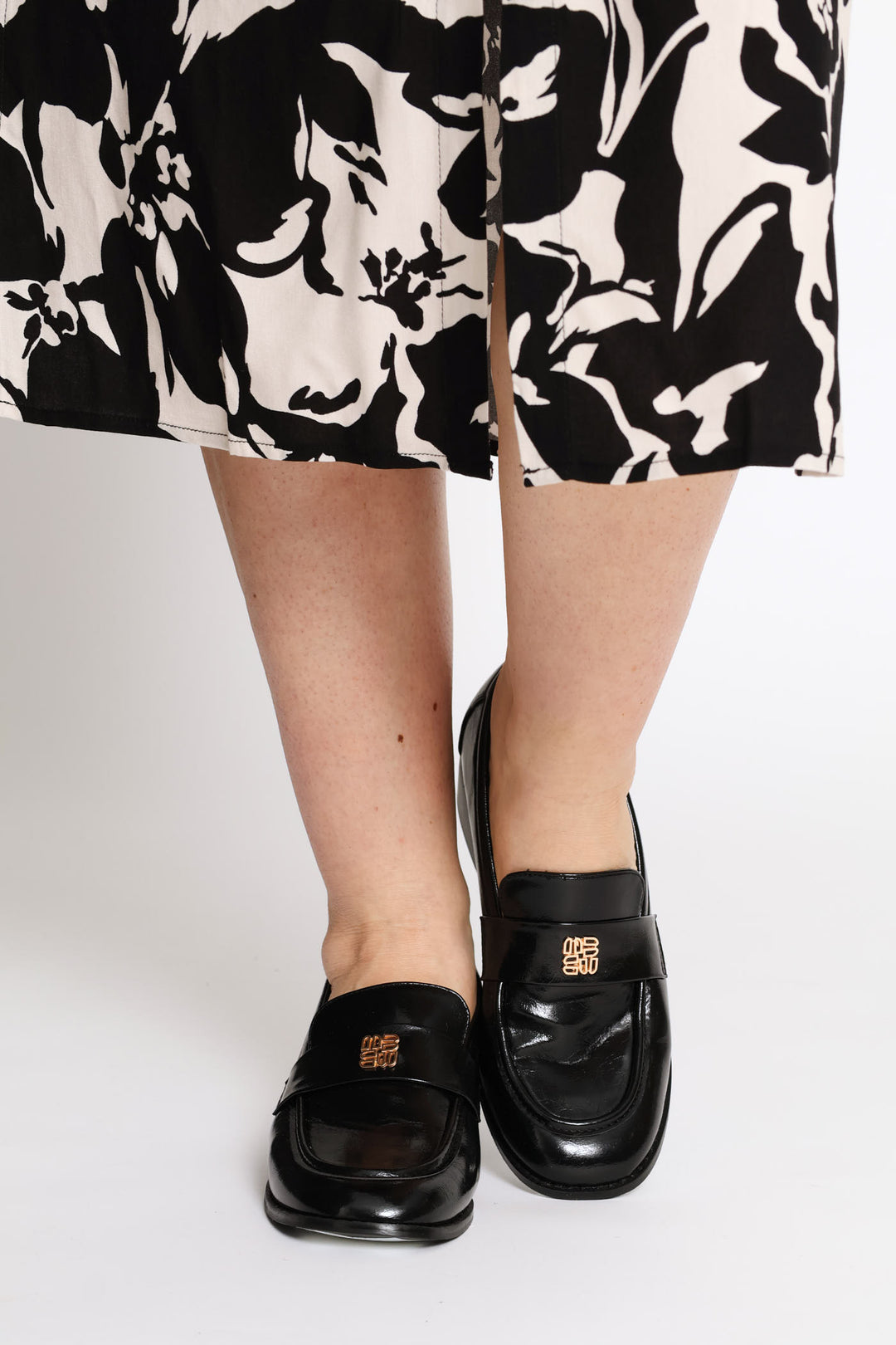 Trim Detail Sqaure Toe Loafer - Black