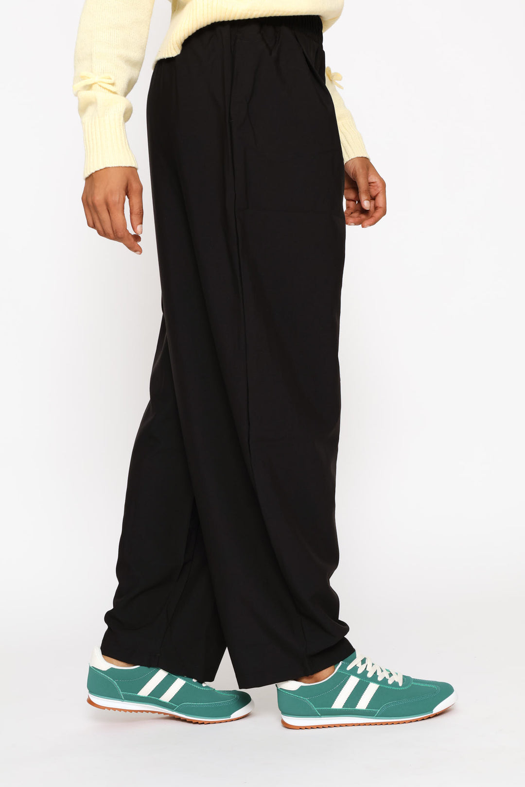 Oversized Crop Barrel Trouser - Black