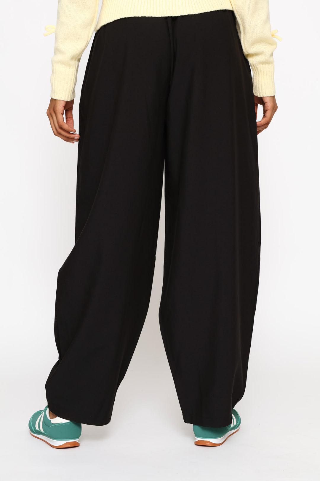 Oversized Crop Barrel Trouser - Black