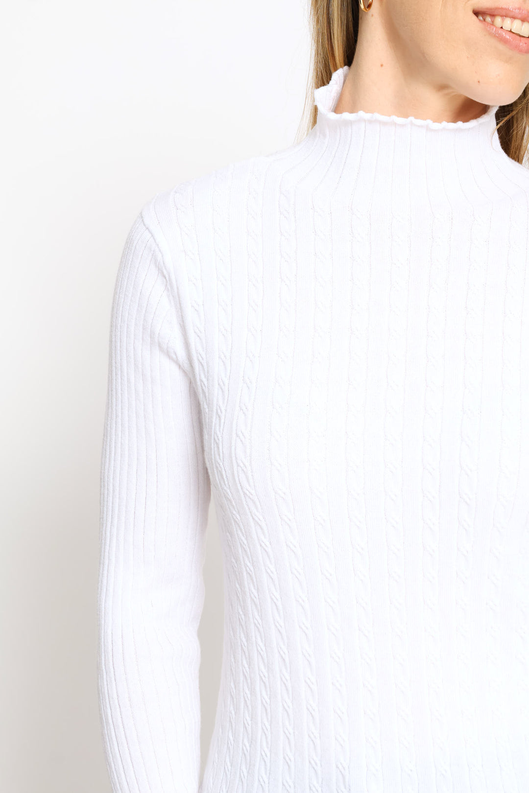 Plain Cable Turtleneck - White