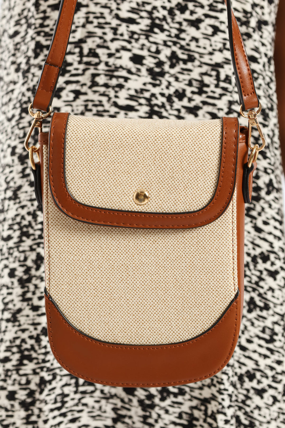 Colourblock Canvas Cellphone Bag - Tan