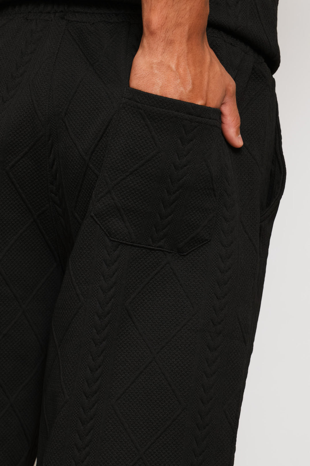 River Short - Black
