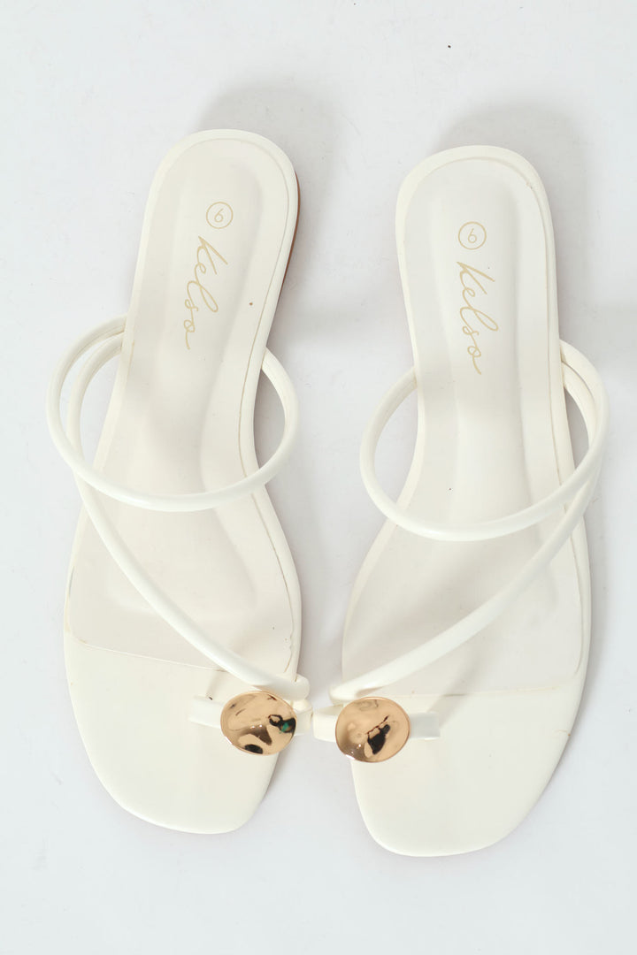 Basic Toe Post Mule Sandal With Metal Circle Trim - White