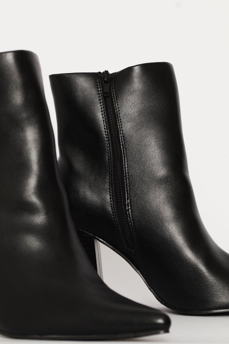 Shiny Pointed Ankle Boot - Black