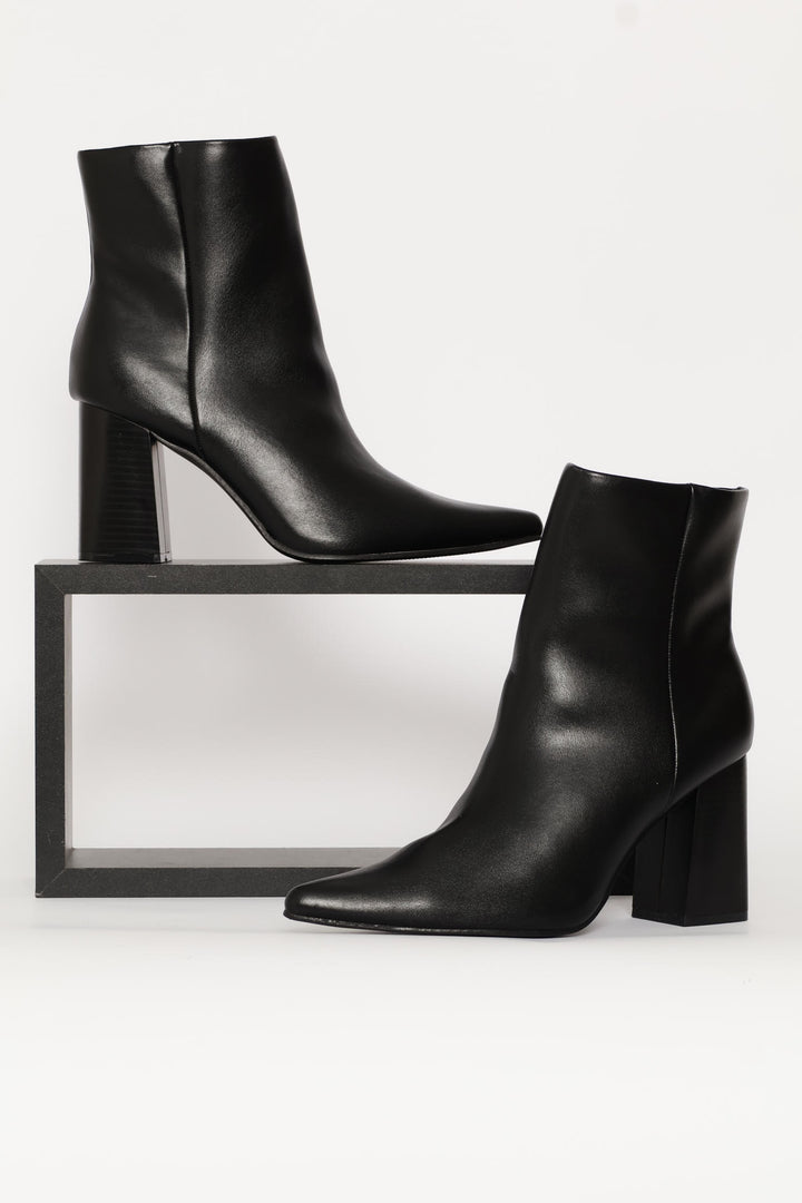 Shiny Pointed Ankle Boot - Black