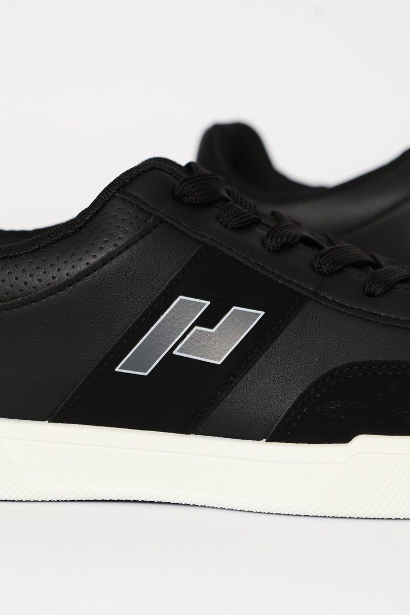 Stripe Detail Court Sneaker - Black