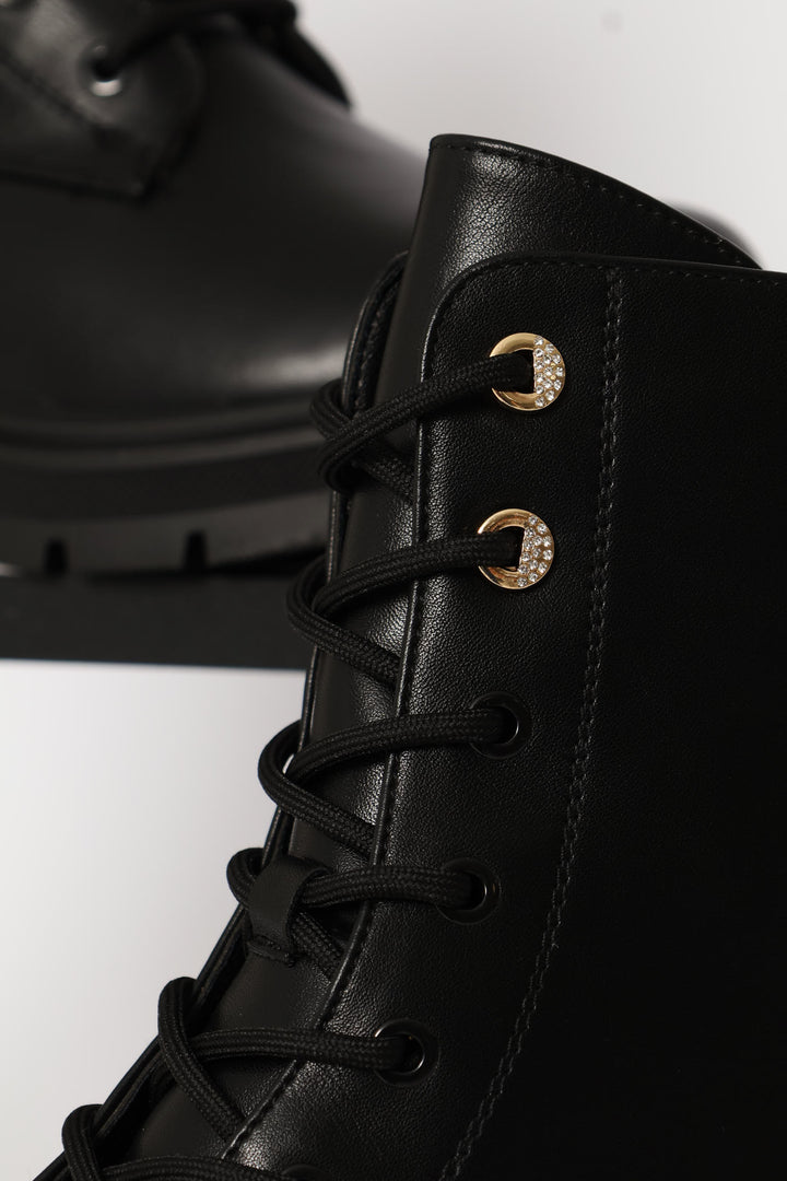 Trim Detail Combat Boot - Black