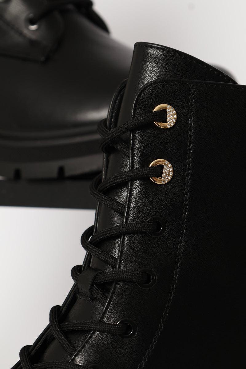 Trim Detail Combat Boot - Black