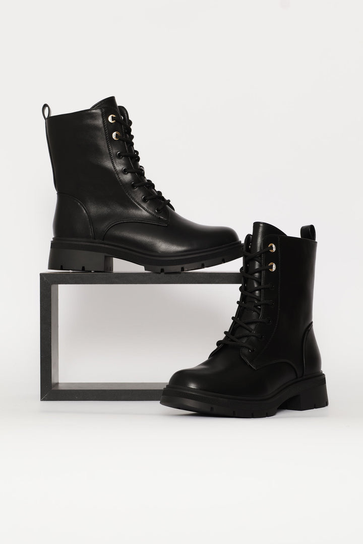 Trim Detail Combat Boot - Black