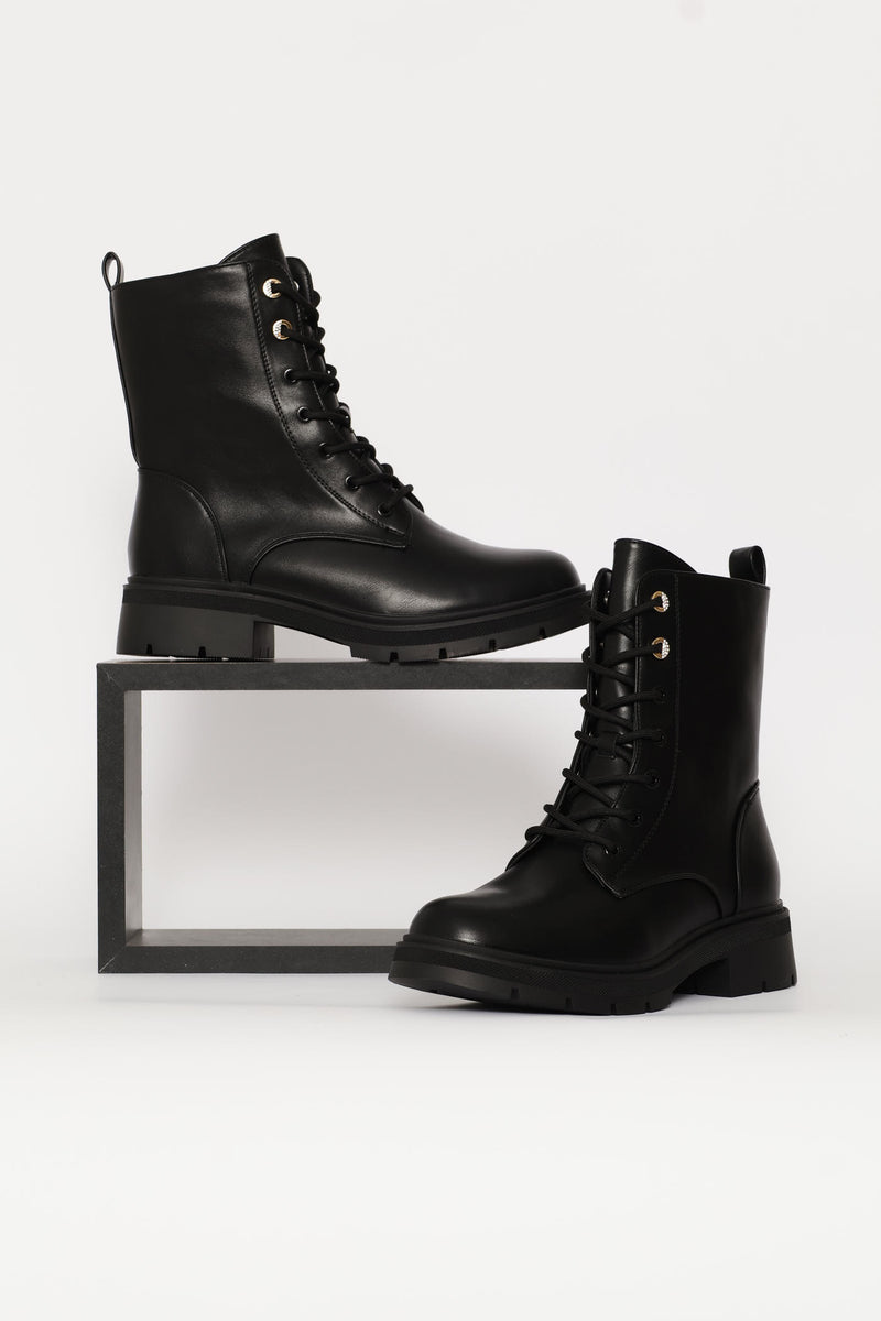 Trim Detail Combat Boot - Black