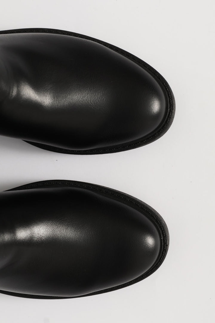 Back Trim Classic Chelsea Boot - Black