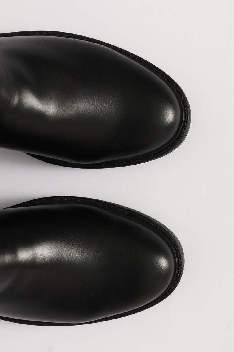 Back Trim Classic Chelsea Boot - Black