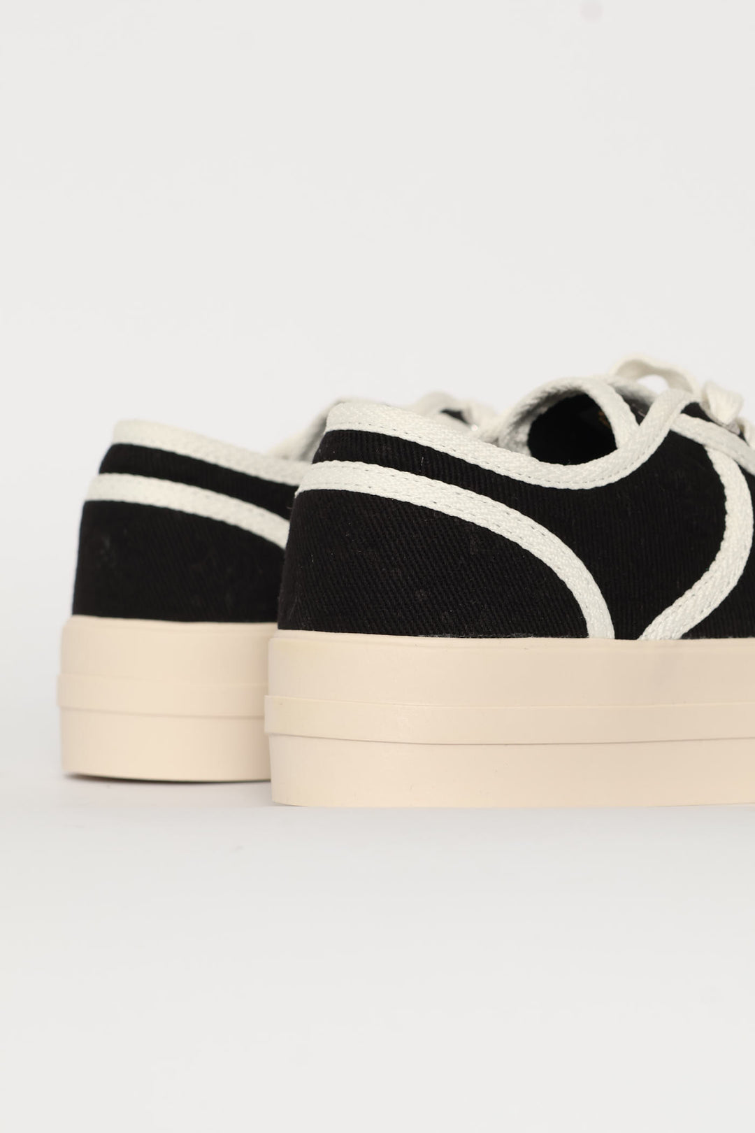 Guess Platform Sneaker - Black/White