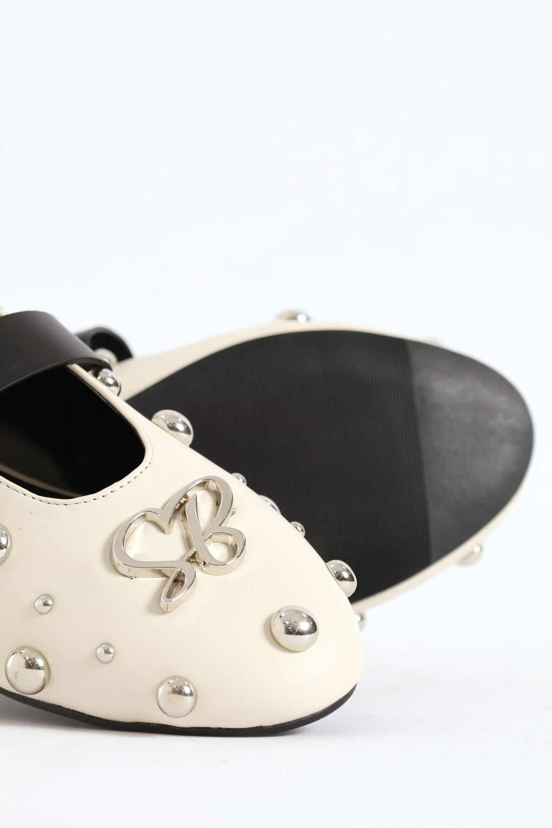 Bobby Studded Pump - Cream