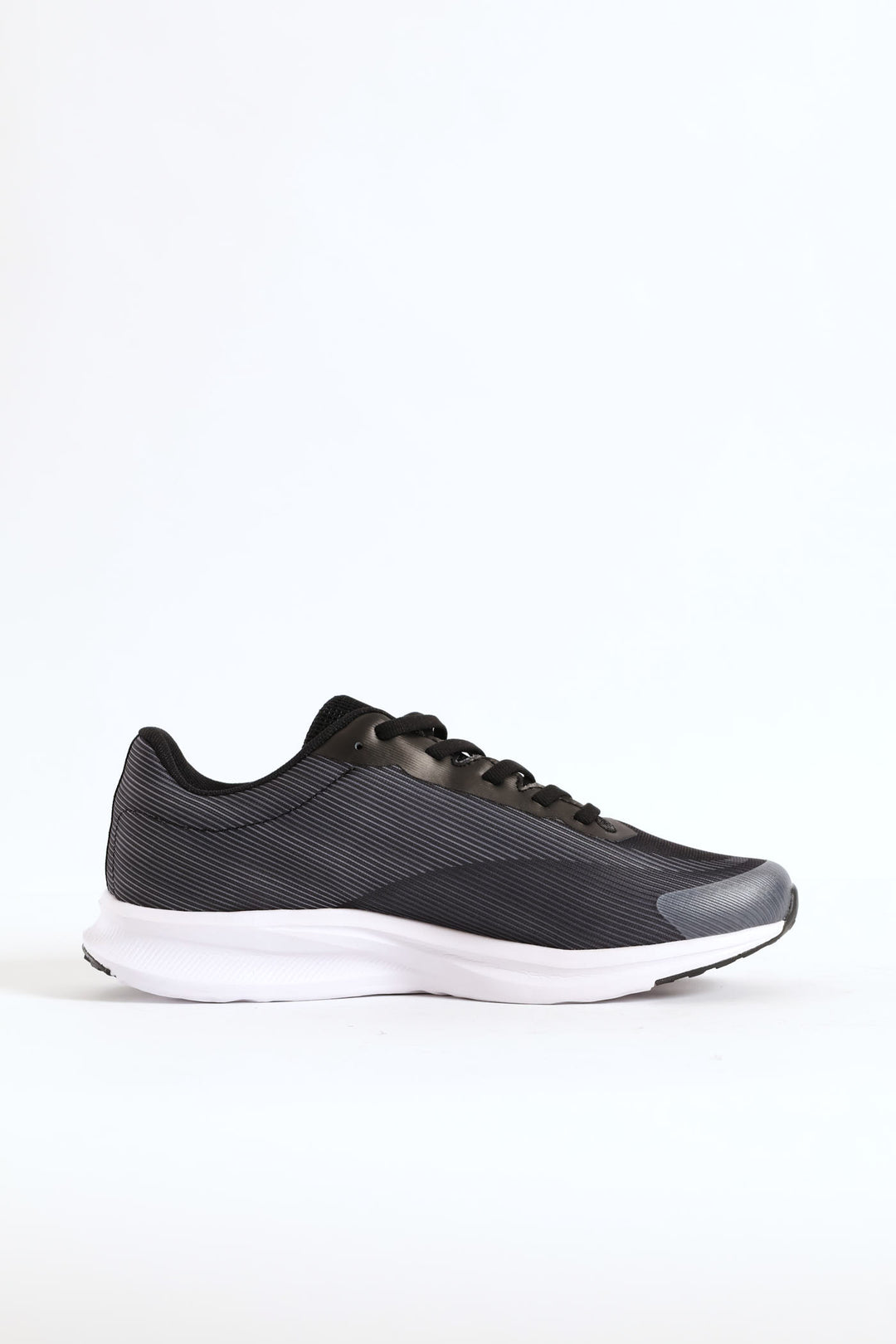 Harrow Mesh Trainer - Black/White