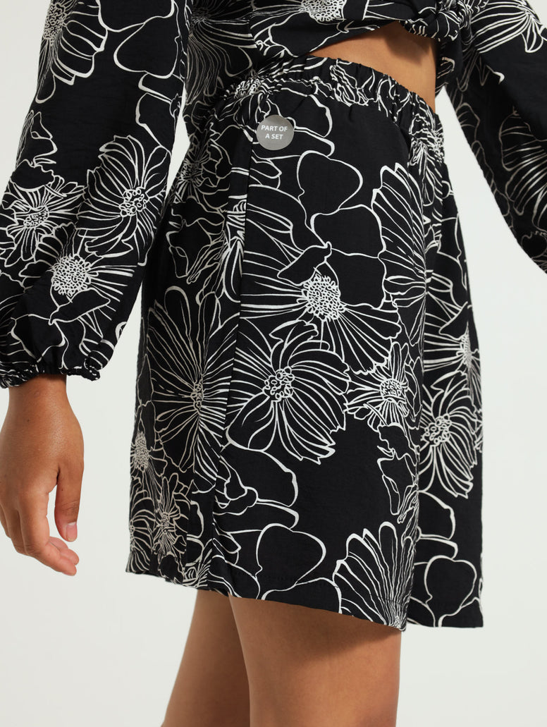 Floral Slub Short - Black/White