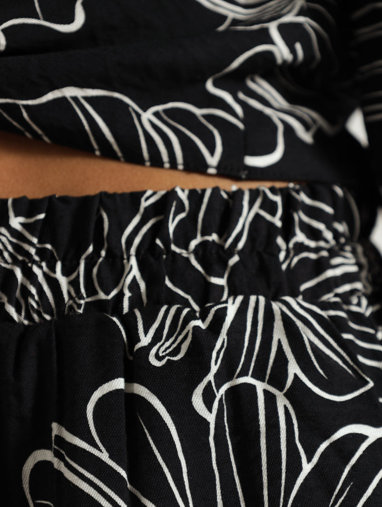 Floral Slub Short - Black/White