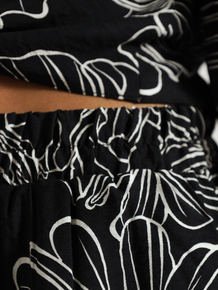 Floral Slub Short - Black/White