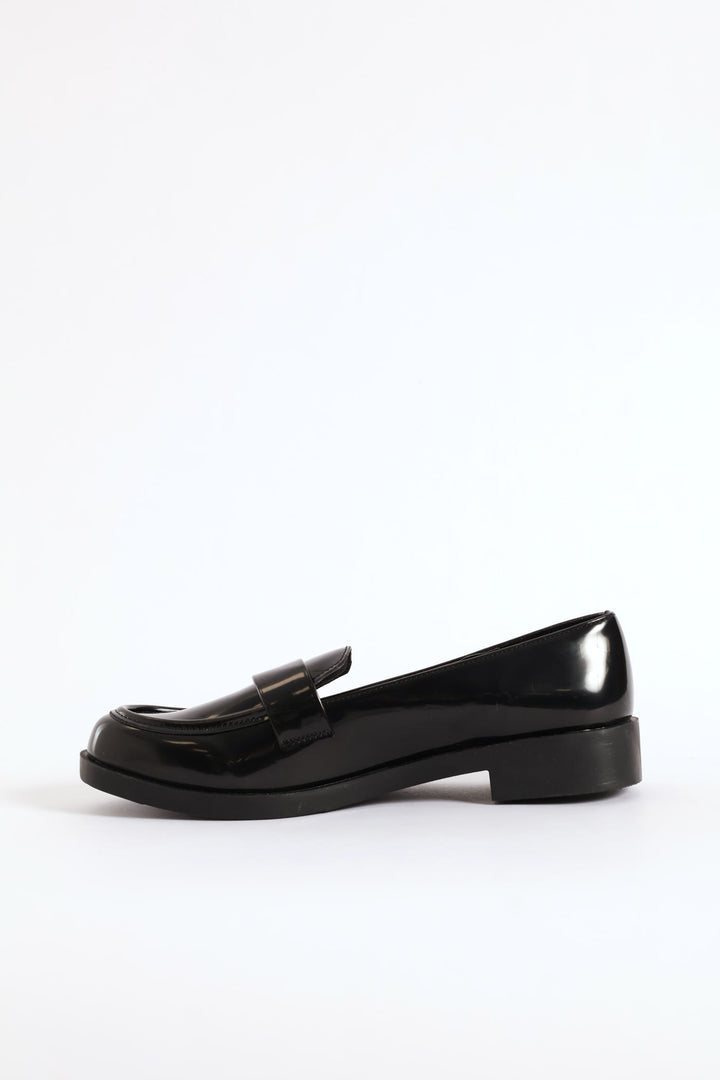 Side Circle Trim Shiny Loafer - Black