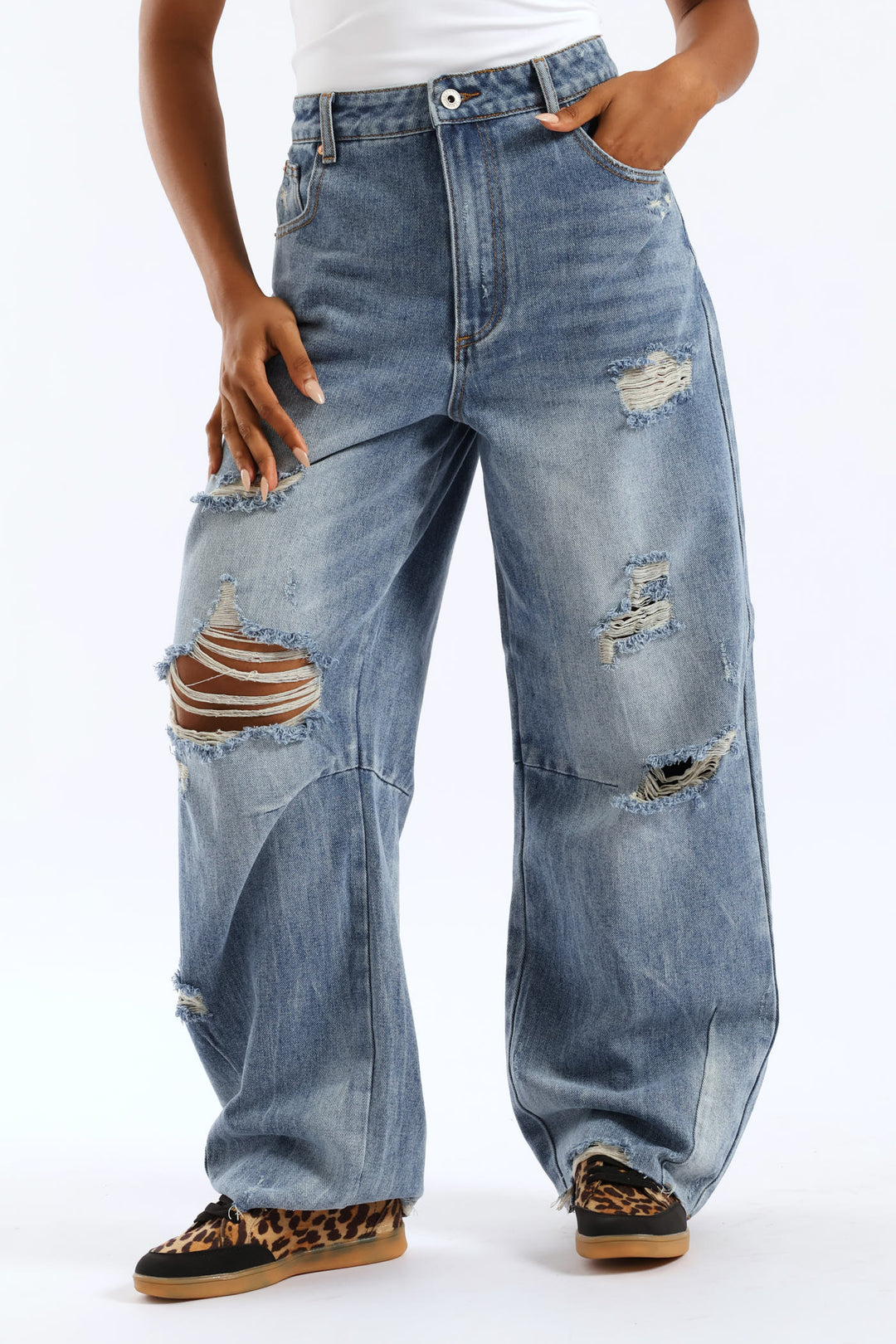 Ripped Barrel Jean - Salty Mid Wash