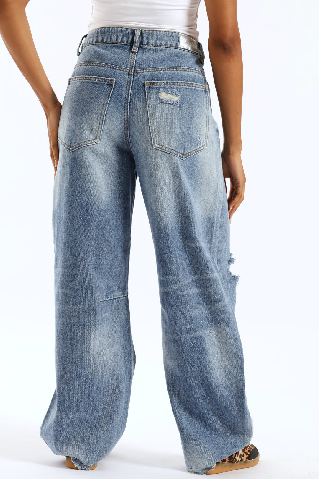 Ripped Barrel Jean - Salty Mid Wash