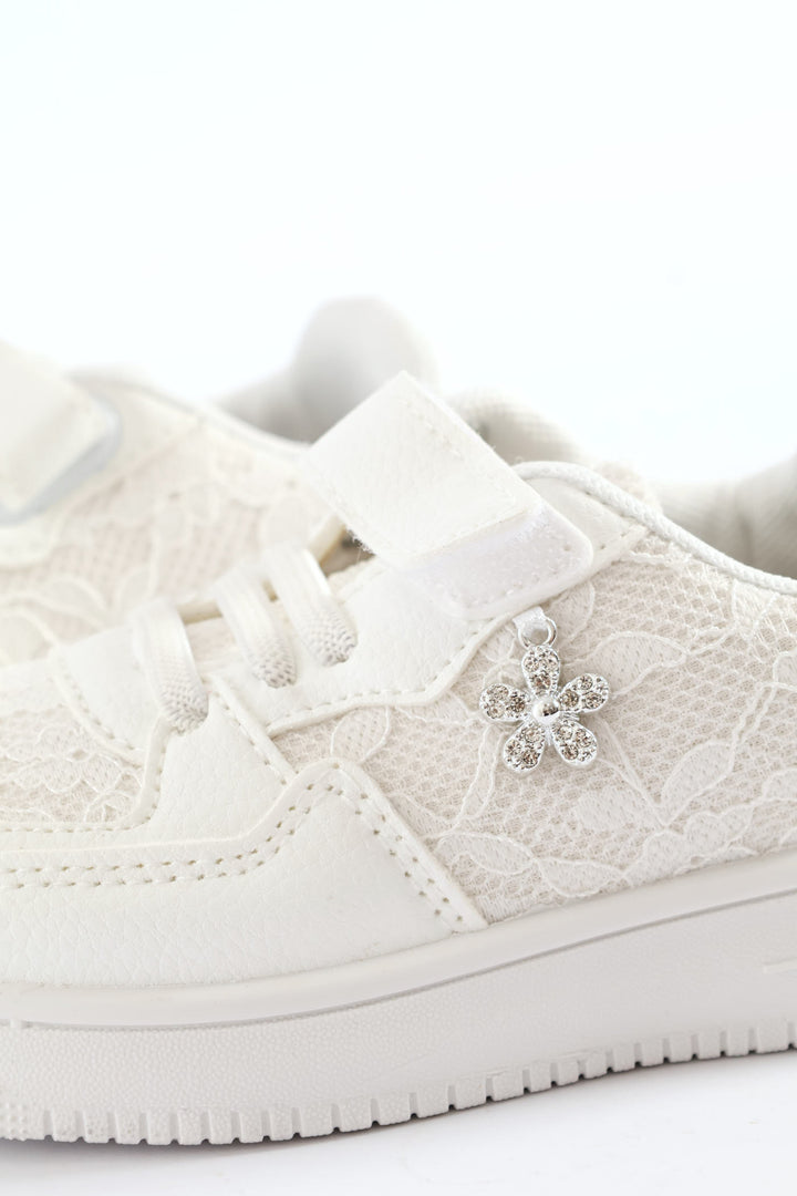 Pre-Girls Lace Court Sneaker - White
