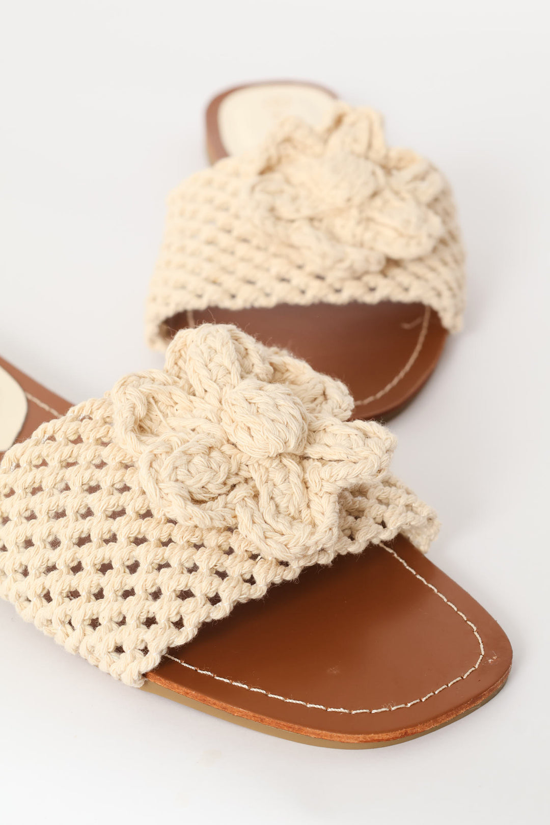 Crocheted Flower Mule - Off White