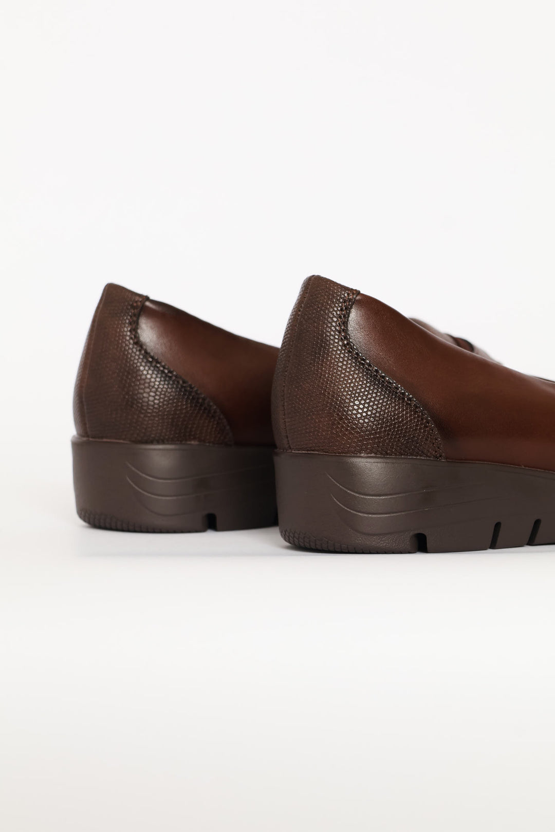 Textured Detail Pump - Brown