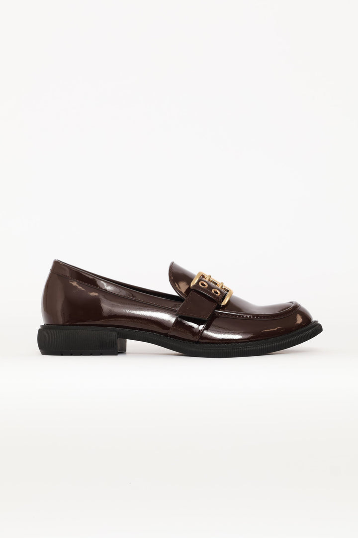 Crinkle Faux Leather Loafer With Buckle And Eyelet Detail - Chocolate