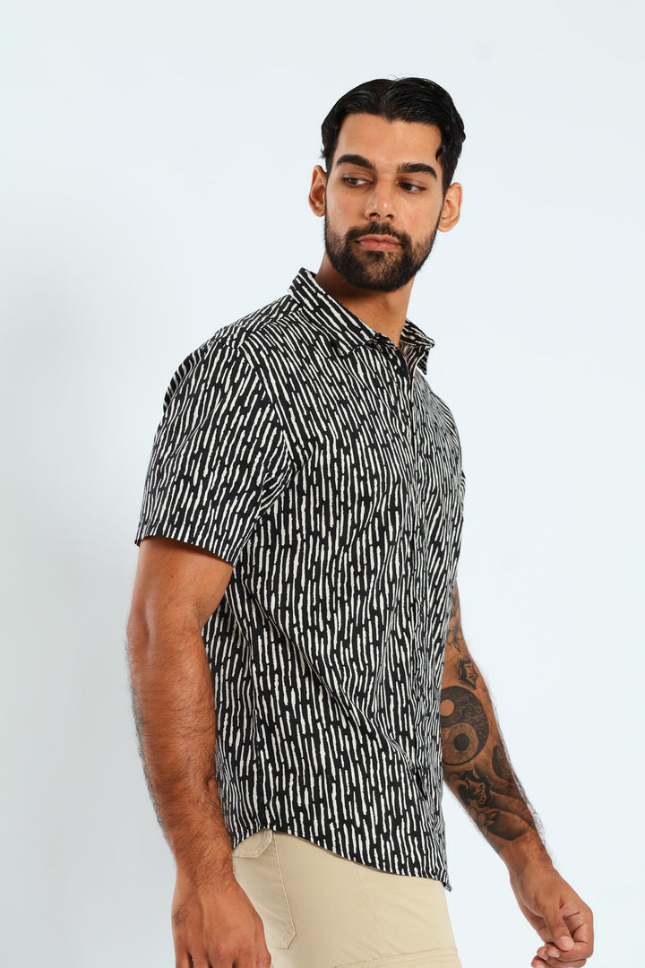 Short Sleeve Bark Print Shirt - Black