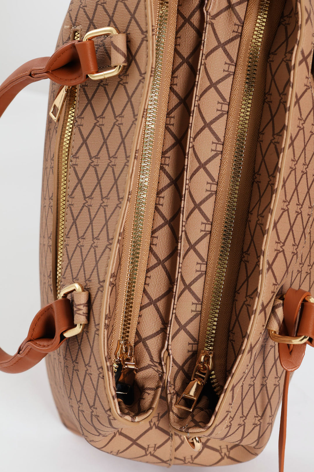 Hanging Metal Logo Tote Bag - Brown