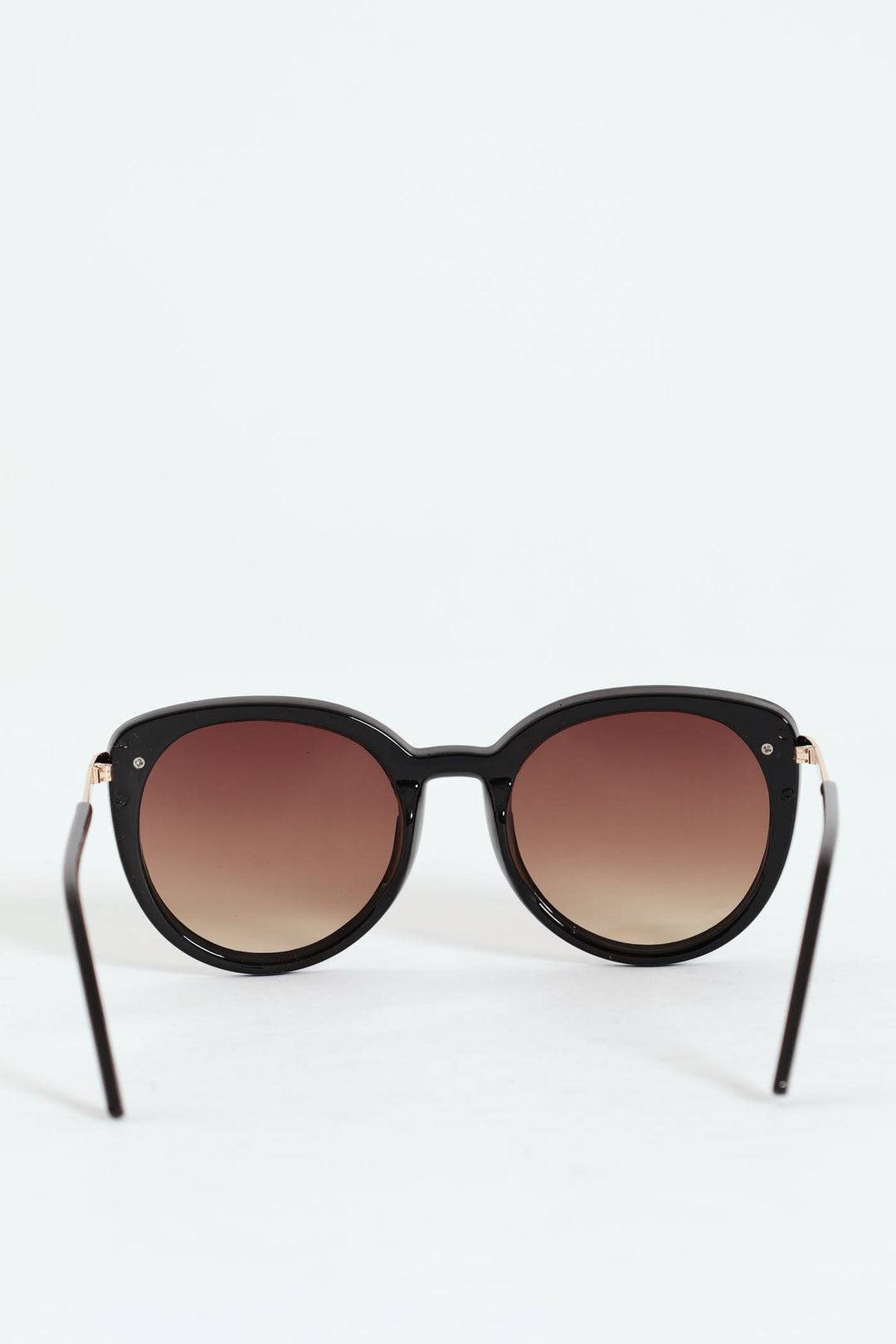 Gold Temple Rounded Cateye Gradient Lense Sunglasses - Black