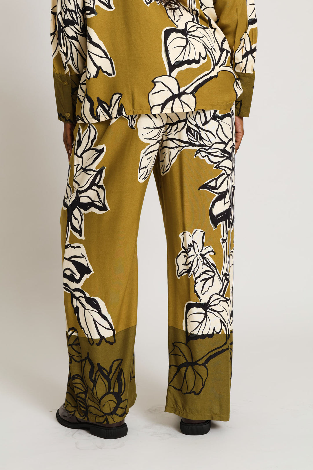 Pullon Statement Floral Wideleg Pants With Pockets - Olive Multi