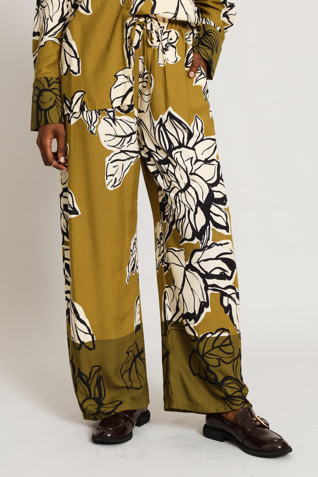 Pullon Statement Floral Wideleg Pants With Pockets - Olive Multi