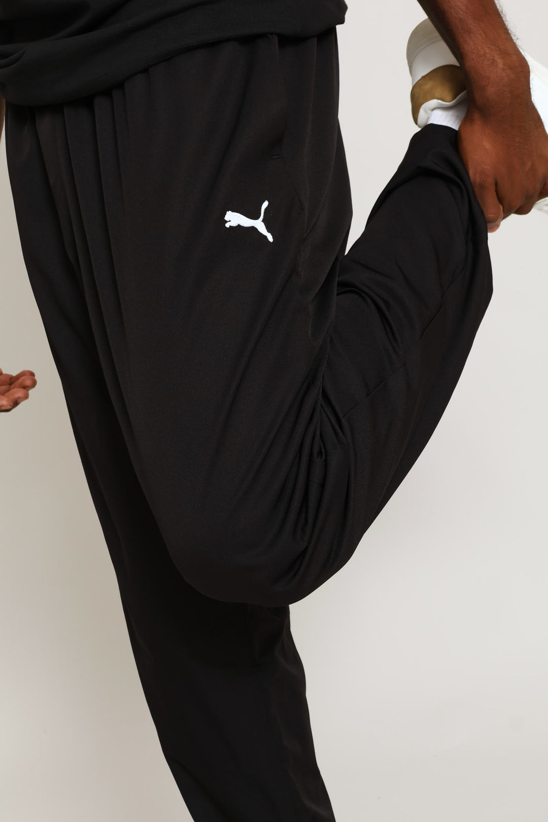 Essential Pants - Black