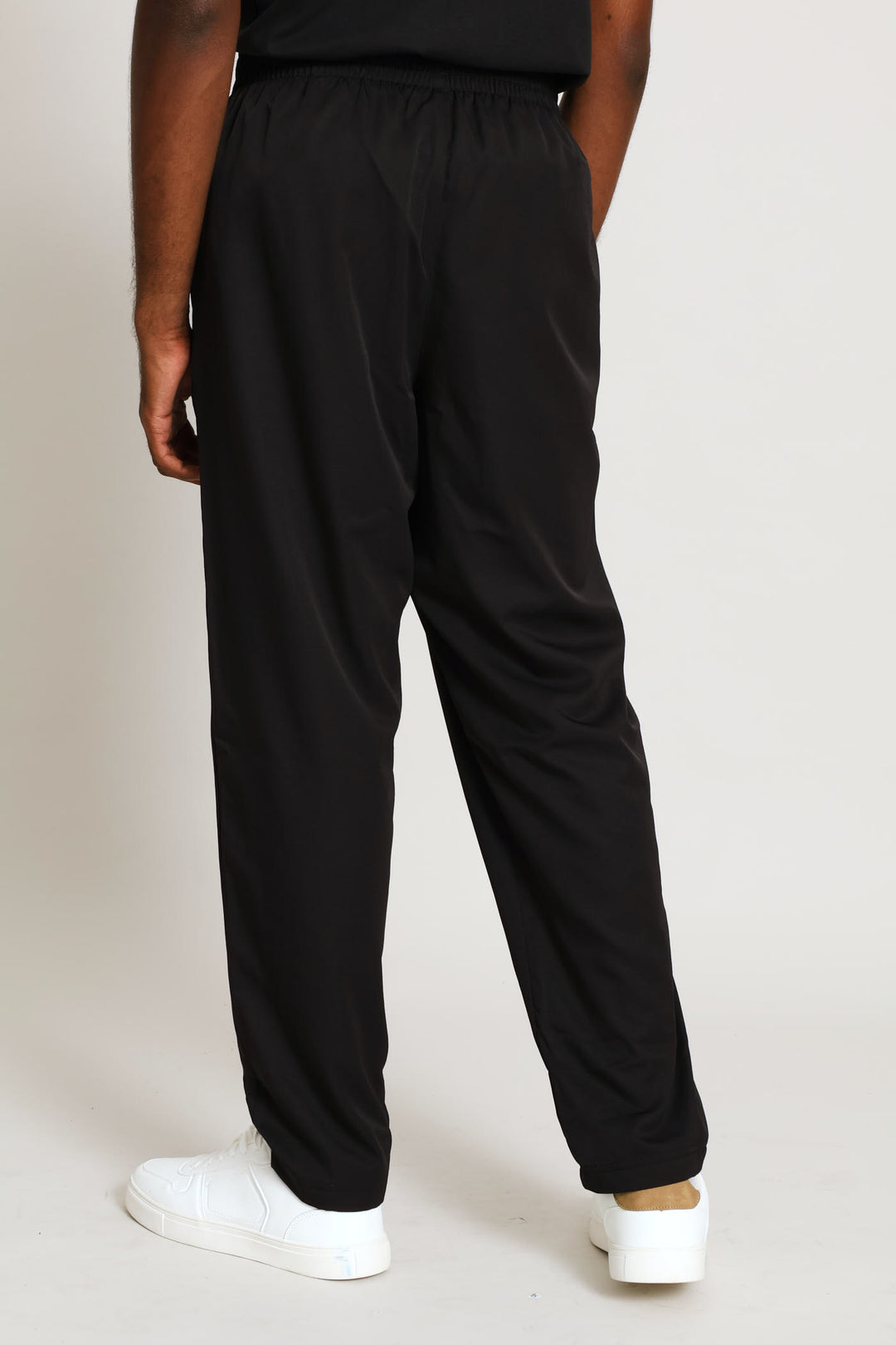 Essential Pants - Black