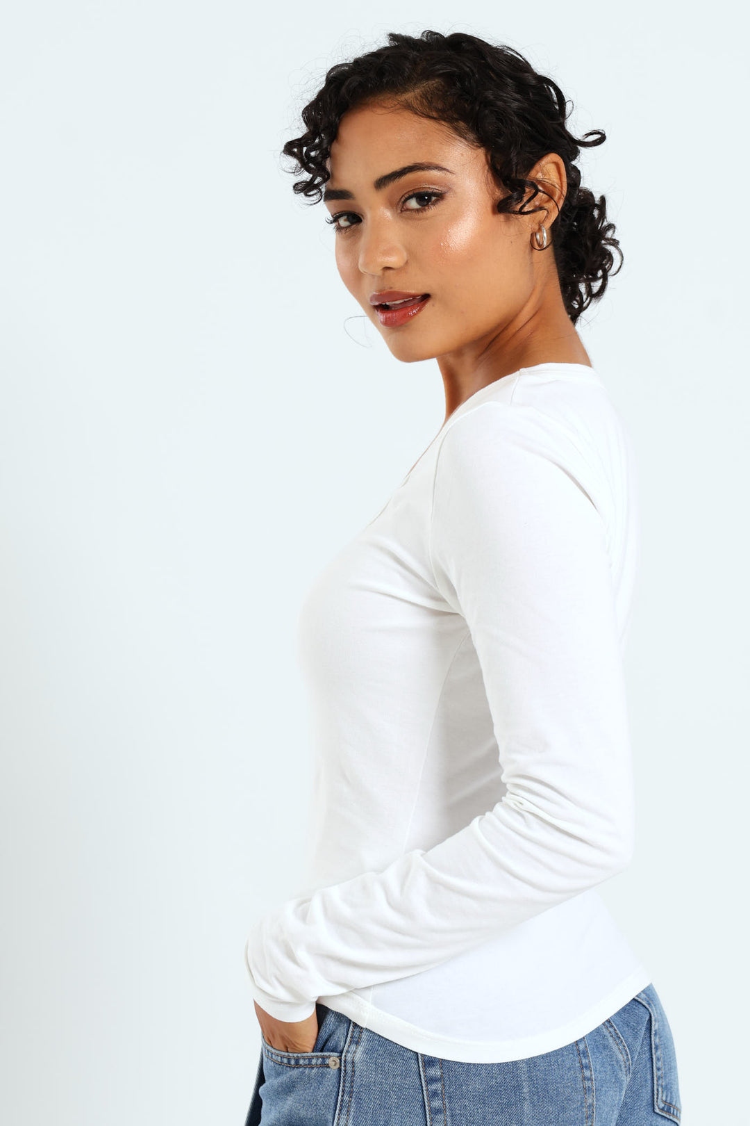 Long Sleeve Basic Scoop Neck Top - White