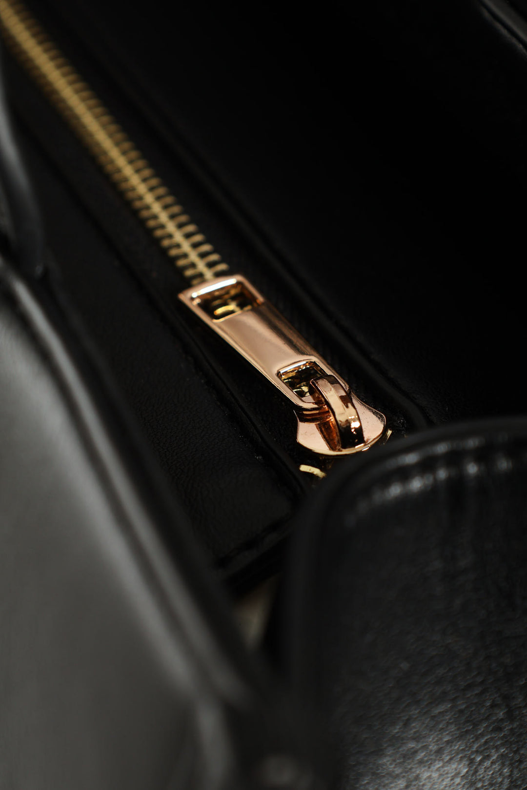 Shopper With Bold Logo Print And Second Strap - Black