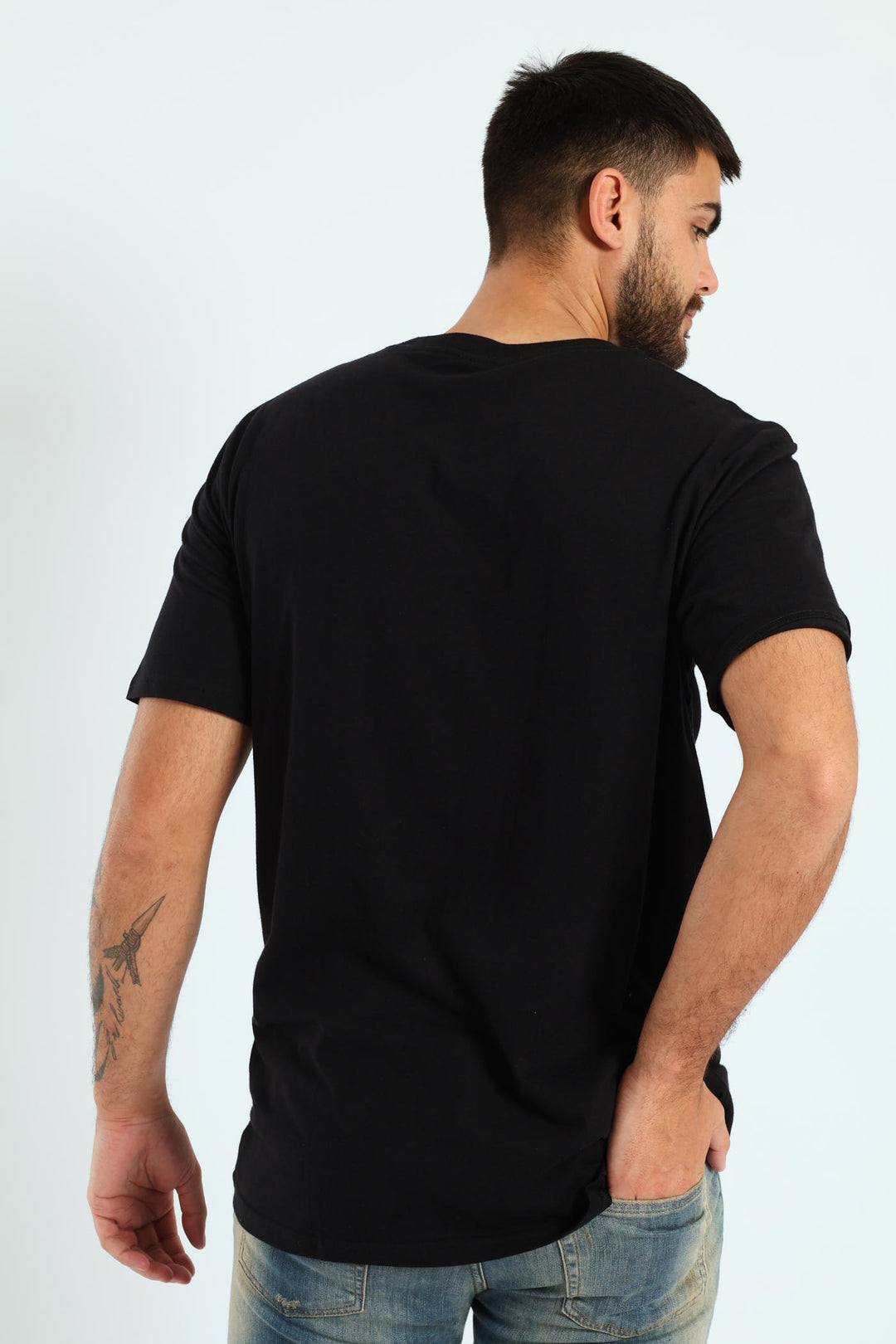 Va Essentials Tee - Black