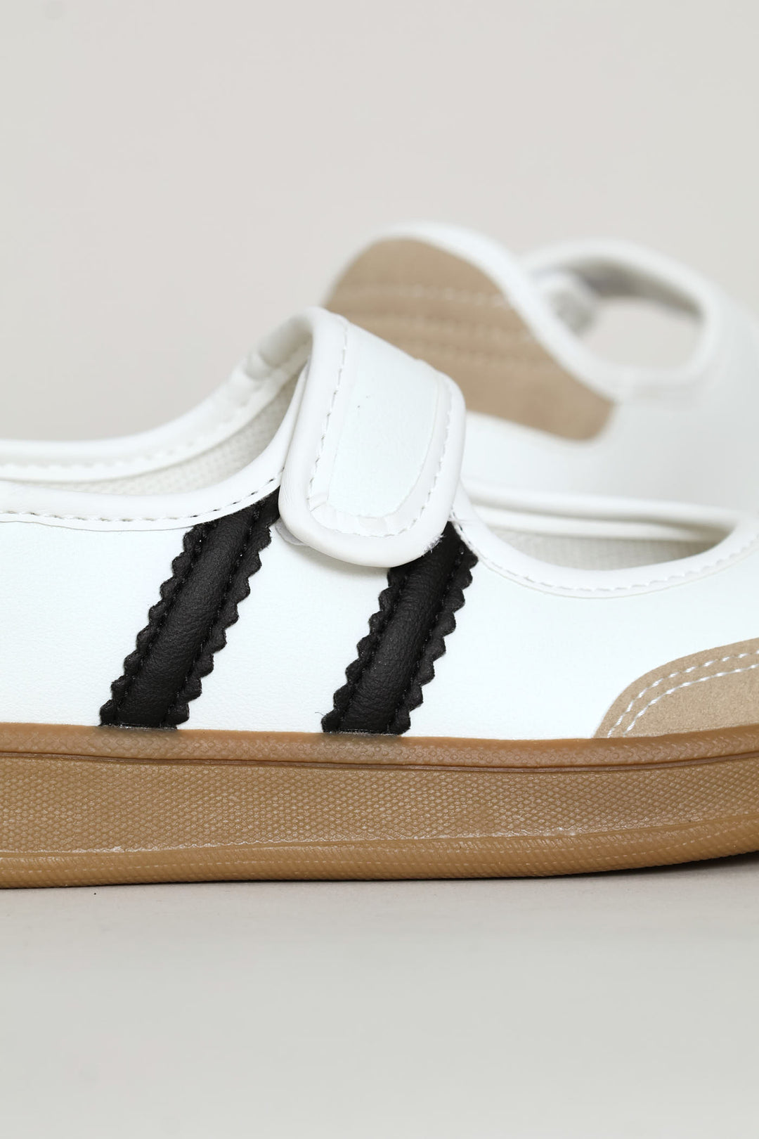 Girls Sneaker Pump - White/Black