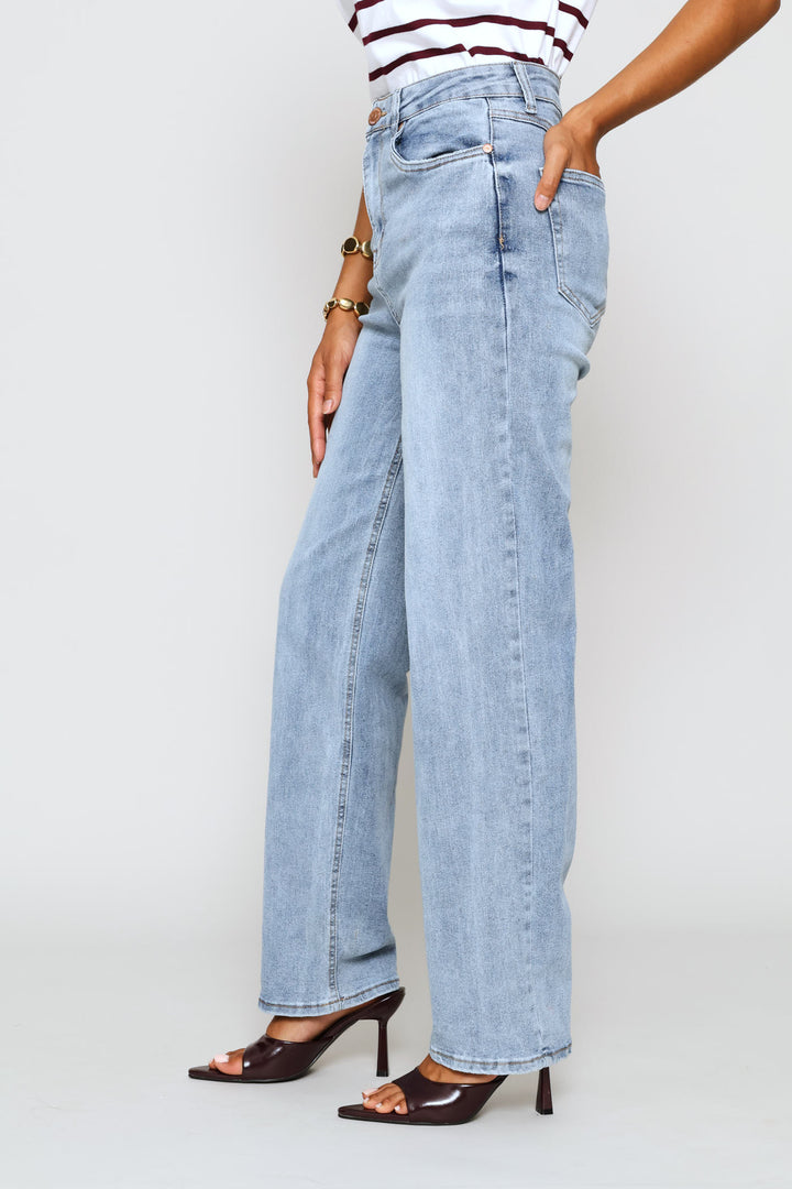 Hi-Rise Distressed Hem Straight Leg Denim - Light Wash