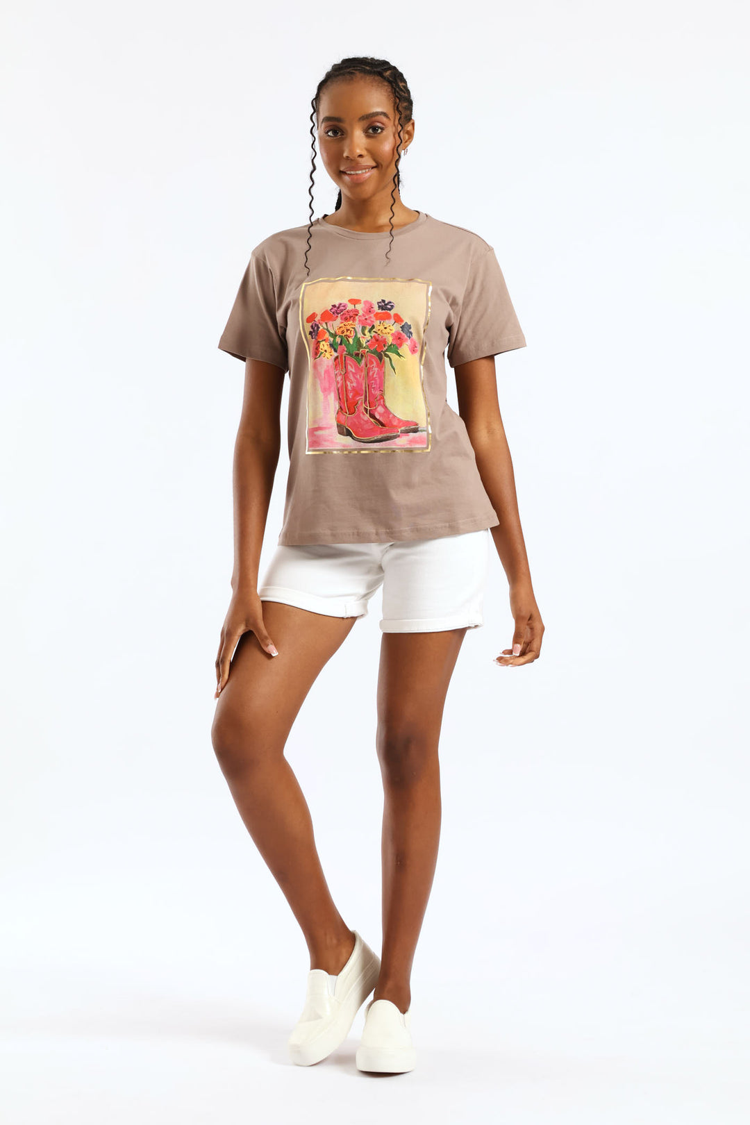 Bouquet & Boots Tee - Taupe