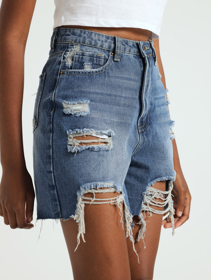 Abraised Mid Wash Short - Med Wash