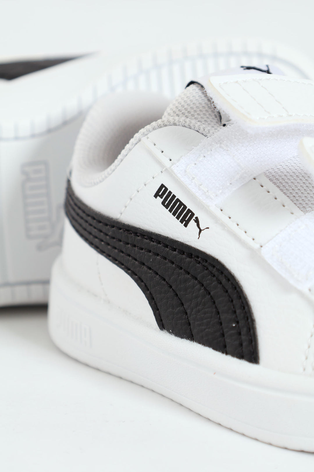 Pre-Boys Rickie Classic V Sneaker - White