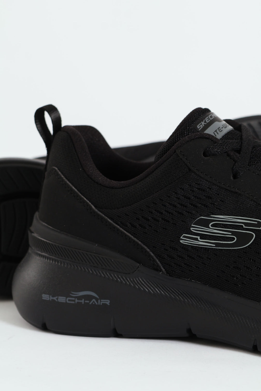 Skech-Air Dynamight 2.0 Lace Up Sneakers - Black/Black