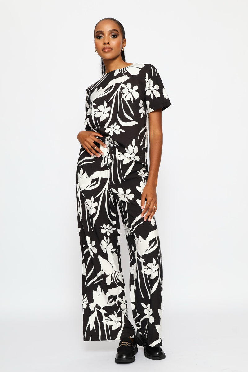 Printed Pull-On Self Belt Wideleg Pant - Black/White