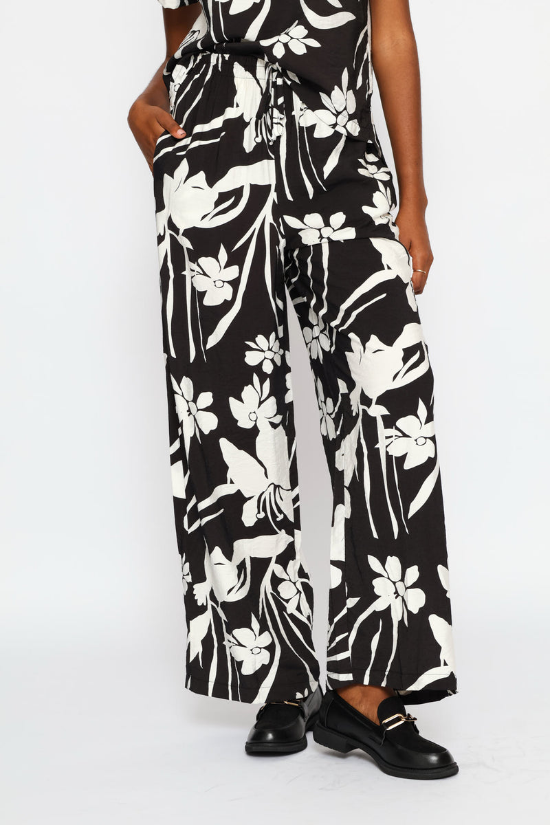 Printed Pull-On Self Belt Wideleg Pant - Black/White