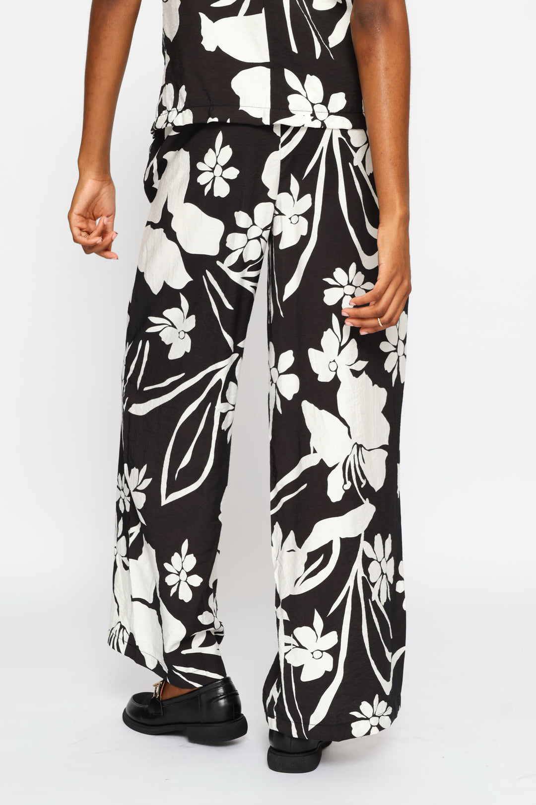 Printed Pull-On Self Belt Wideleg Pant - Black/White