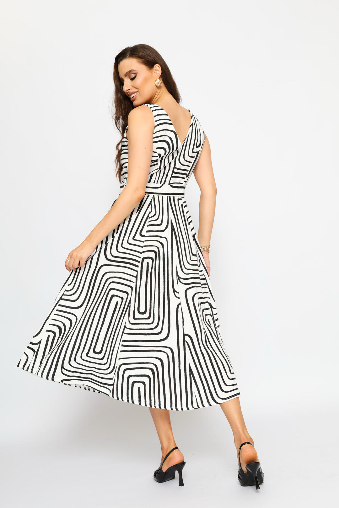 V-Neck Belted Fit and Flare Tea Midi Dress - White/Black